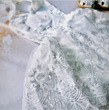 Load image into Gallery viewer, Lace halterneck
